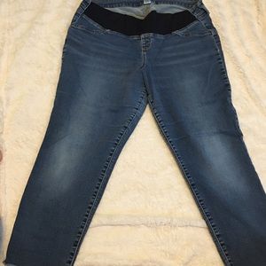Cropped maternity jeans